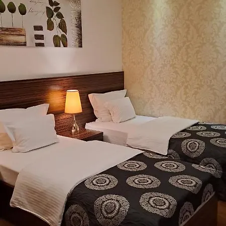 Jet Set Hotel 4*