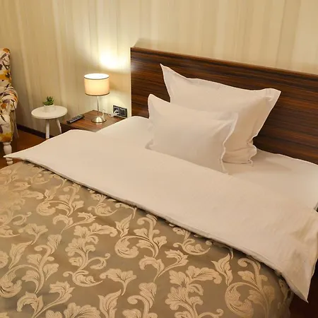 Hotel Jet Set Pale