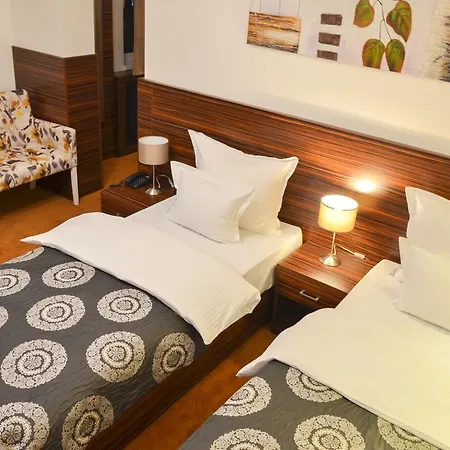 Jet Set מלון פאלה