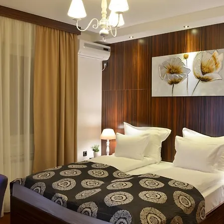 Hotel Jet Set 4*